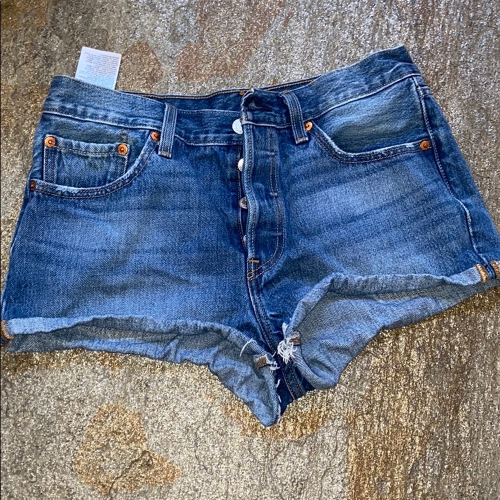 Levi high waisted shorts